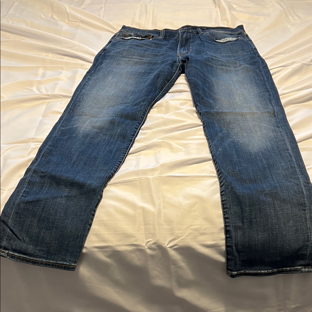 Lucky Brand Relaxed Fit Dark Blue Jeans Lucky Brand Relaxed Fit Dark Blue Jeans